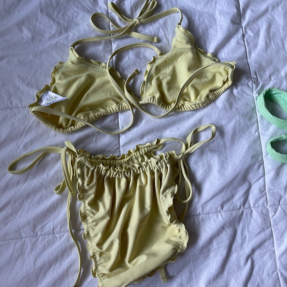 Wild Fable Yellow Ruffle Bikini Set - Picture 2 of 2